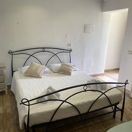 Gospodarstwo wiejskie Di L Abbiu Relais Antica Dimora Storica