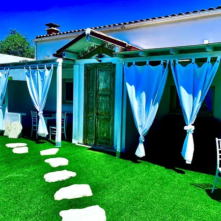 Gospodarstwo wiejskie Di L Abbiu Relais Antica Dimora Storica *