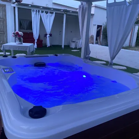 Gospodarstwo wiejskie Di L Abbiu Relais Antica Dimora Storica *